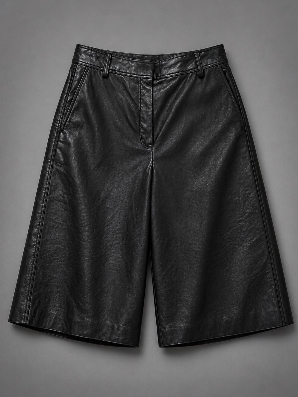 NWOT Babaton Faux Leather Ultra High-rise Bermuda Shorts Black Size 4